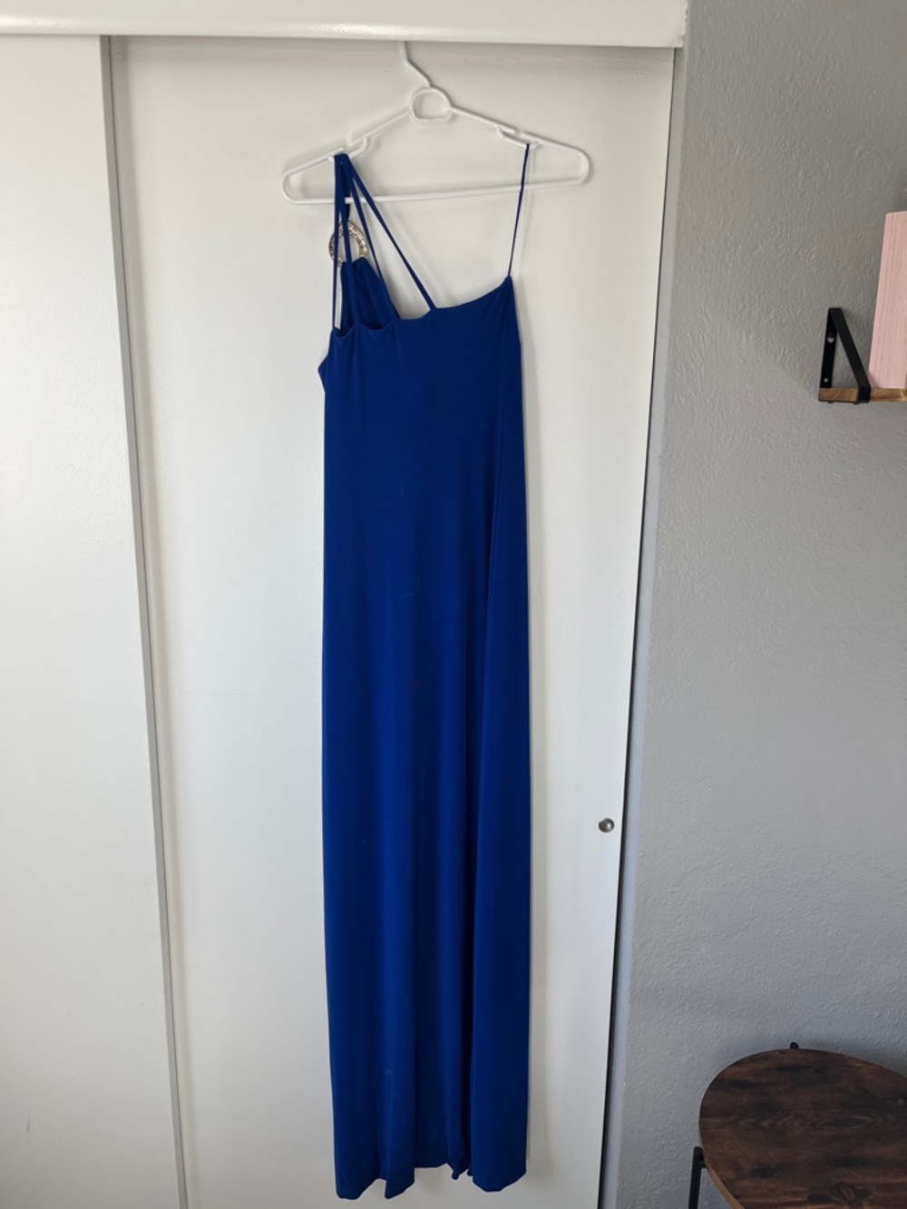 Blue One-Shoulder Evening Dress with Buckle Detail - Picture 4 of 5